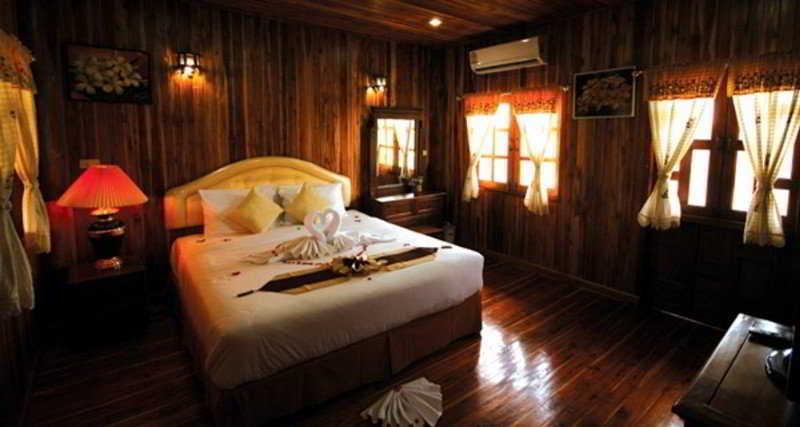 Yuwadee Resort Chalong Exterior photo