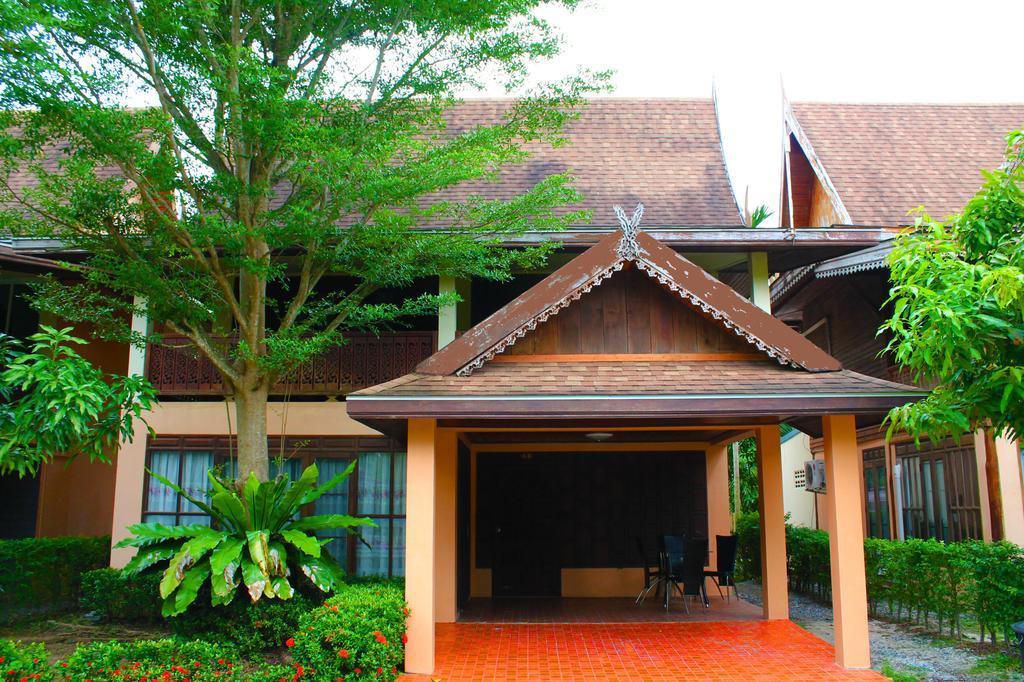 Yuwadee Resort Chalong Exterior photo