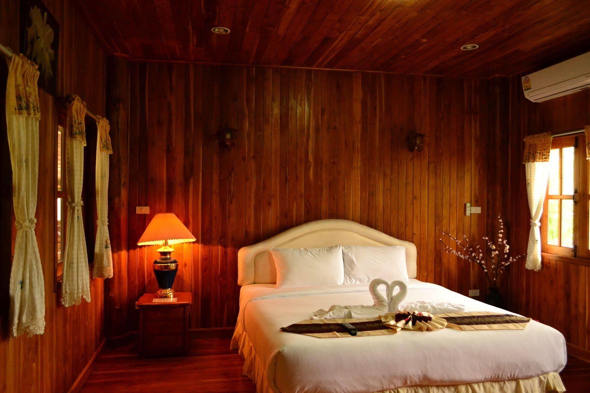Yuwadee Resort Chalong Exterior photo