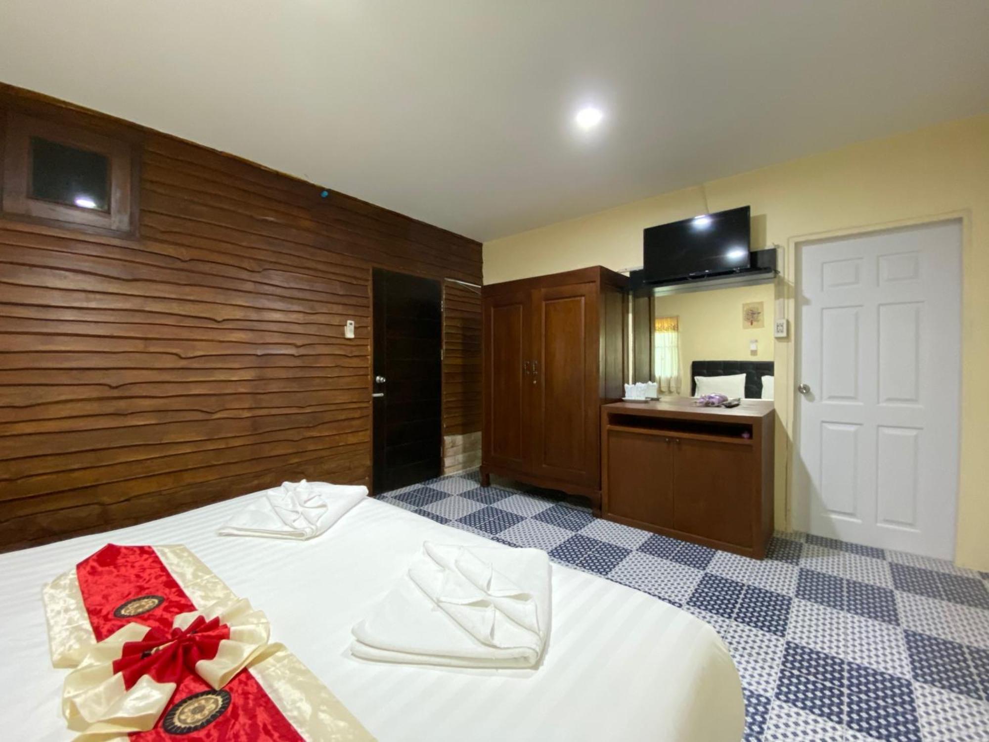 Yuwadee Resort Chalong Exterior photo